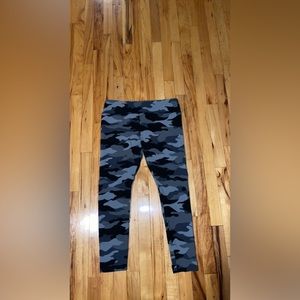 Wild Fable Grey Army Print Legging